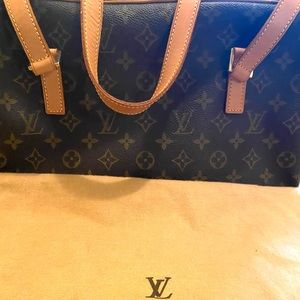 Louis Vuitton Cite GM rendered in Monogram Canvas Used once ! No markings!